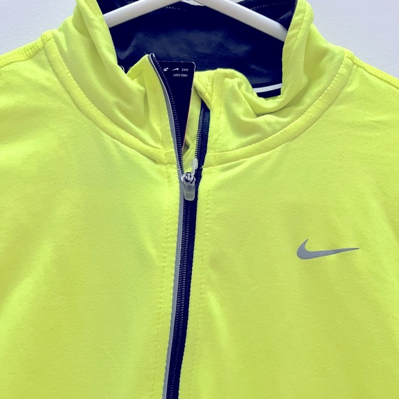 NEW NIKE DRI-FIT Women Training Top Size XS - Picture 6 of 7